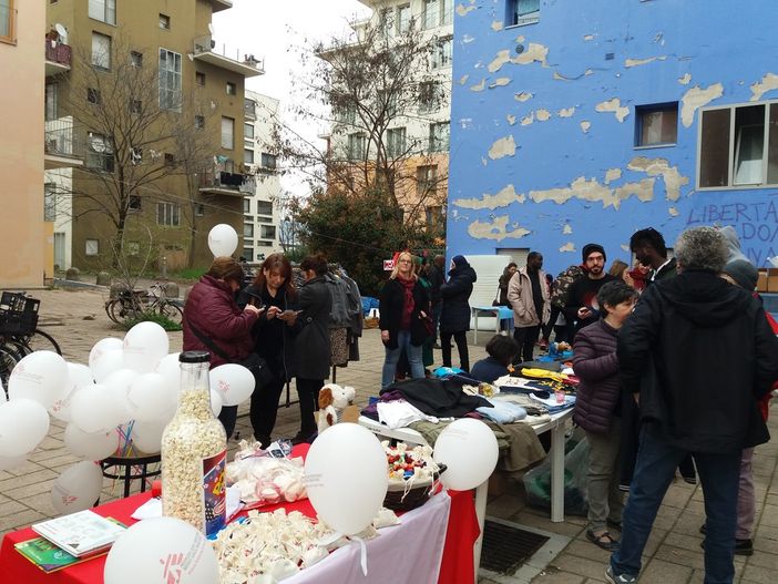 Un momento della festa per i cinque anni di occupazione lo scorso aprile