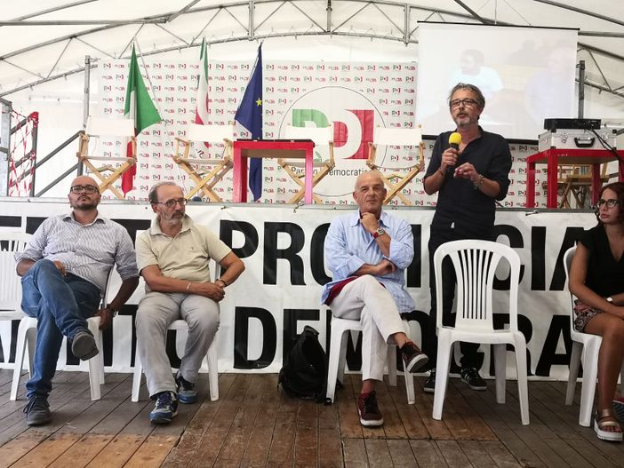 Confronto tra segretari lunedì 9 settembre, alle ore 21, alla Festa de L’Unità di Torino Confronto tra segretari lunedì 9 settembre, alle ore 21, alla Festa de L’Unità di Torino