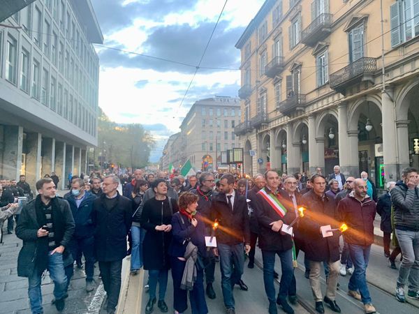 corteo fiaccolata a Torino corteo fiaccolata a Torino