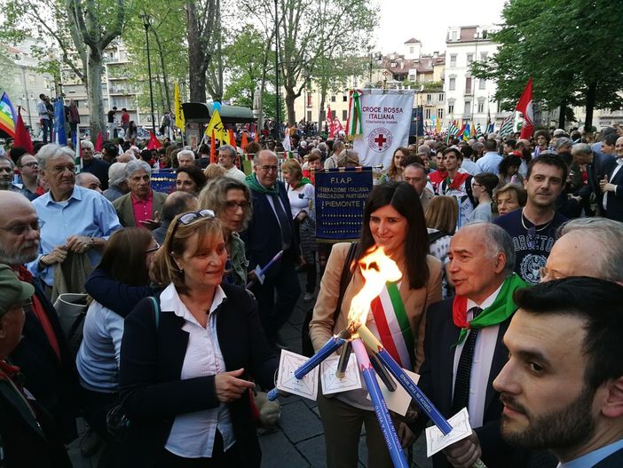 Una proposta visto il calo dei contagi e l'avvio delle vaccinazioni (Immagine di fiaccolate degli scorsi anni) Una proposta visto il calo dei contagi e l'avvio delle vaccinazioni (Immagine di fiaccolate degli scorsi anni)