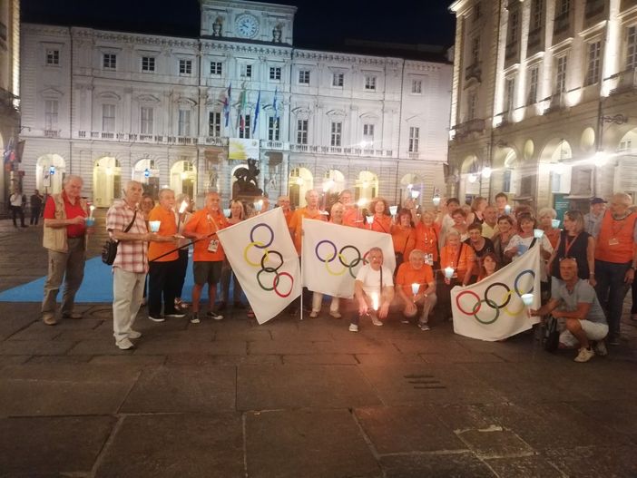 Fiaccolata davanti al Comune di Torino per dire sì alle Olimpiadi 2026 (FOTO e VIDEO) Fiaccolata davanti al Comune di Torino per dire sì alle Olimpiadi 2026 (FOTO e VIDEO)