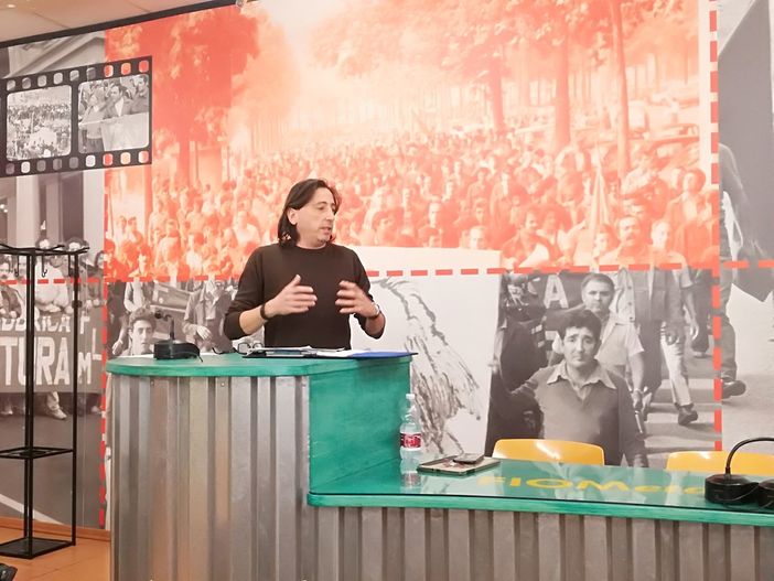 L'automotive deve riaccendere i motori, Fiom in strada per svegliare Torino: "Subito due modelli". E continua a bocciare la Tav (VIDEO) L'automotive deve riaccendere i motori, Fiom in strada per svegliare Torino: "Subito due modelli". E continua a bocciare la Tav (VIDEO)