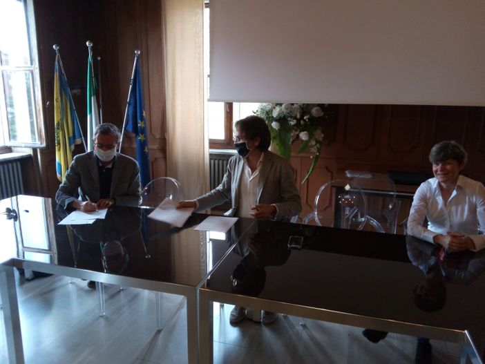 Regalare un "So.rri.so" a famiglie e imprese in difficoltà: firmato il protocollo tra Comune di Nichelino e Fondazione Operti