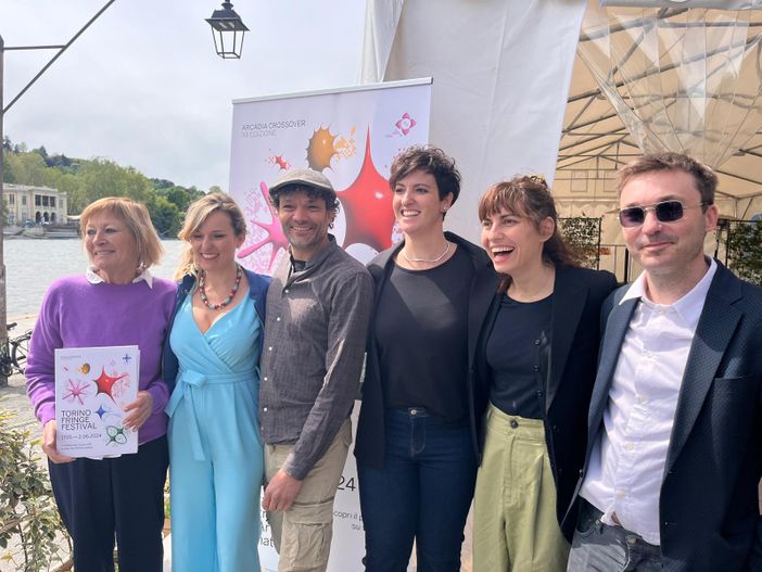 Teatro, torna il Fringe Festival: 27 spettacoli e 14 eventi speciali trasformano Torino in un palcoscenico diffuso [VIDEO]