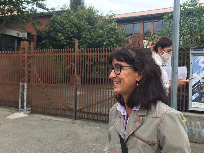 Primo giorno di scuola, i dubbi della mamma insegnante: “Poche indicazioni dal ministero, ma mio figlio era sereno” Primo giorno di scuola, i dubbi della mamma insegnante: “Poche indicazioni dal ministero, ma mio figlio era sereno”