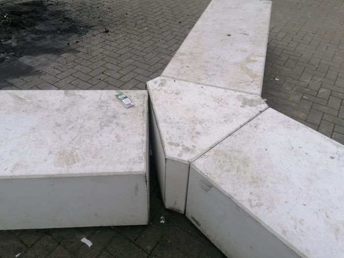 Vandalizzati di nuovo i giardini nel cuore di Aurora Vandalizzati di nuovo i giardini nel cuore di Aurora