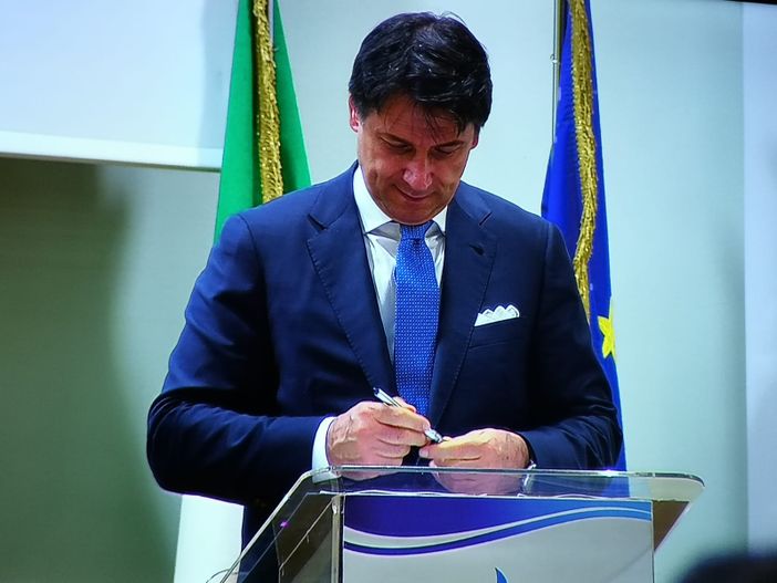 A Torino il Premier Conte firma il protocollo contro lo smog, Appendino: &quot;Punto di partenza&quot;
