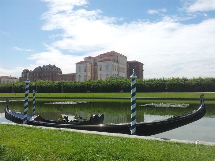 A Venaria le gondole nella Reggia: riprende l'attività dei gondolieri della Pescheria