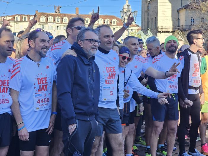 "Tre, due, uno... si parte!": tutti in piazza Castello per la Deejay Ten 2024 con Linus