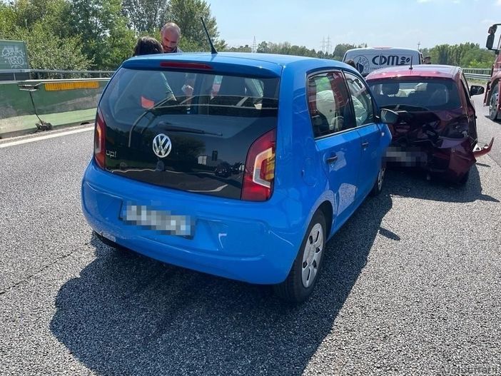 Incidente in tangenziale all'interscambio Bruere: quattro macchine coinvolte