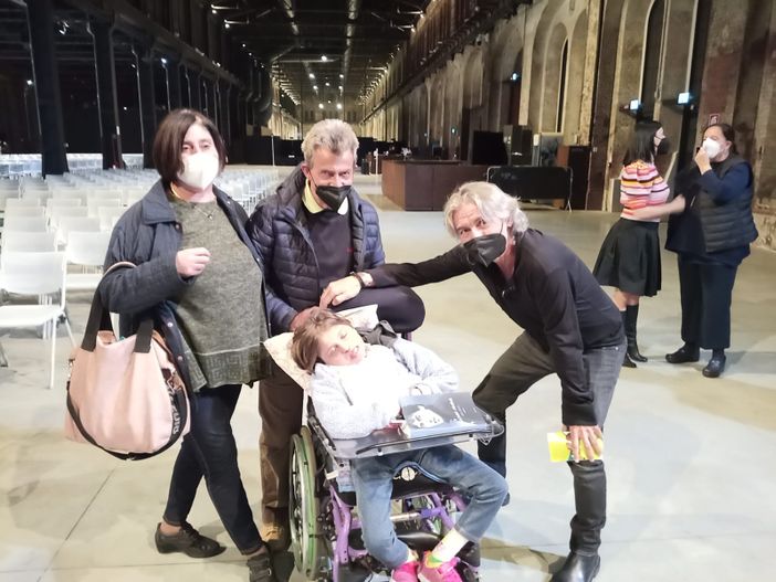 La cavourese Federica Fassi incontra il suo idolo Ligabue alle Ogr Torino La cavourese Federica Fassi incontra il suo idolo Ligabue alle Ogr Torino