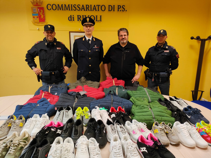 Rivoli: vestiti sequestrati nel 2018 donati ai profughi ucraini
