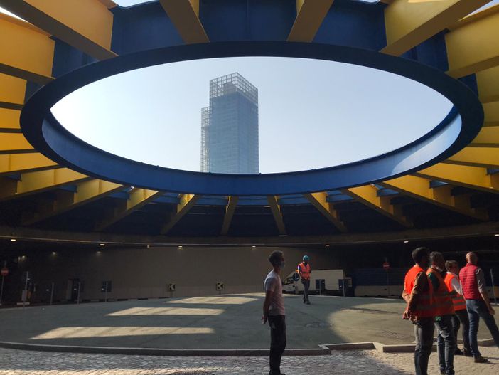 La maxi rotonda sotterranea è pronta, riapre il sottopasso Lingotto: “Opera fondamentale per la viabilità” [FOTO E VIDEO]