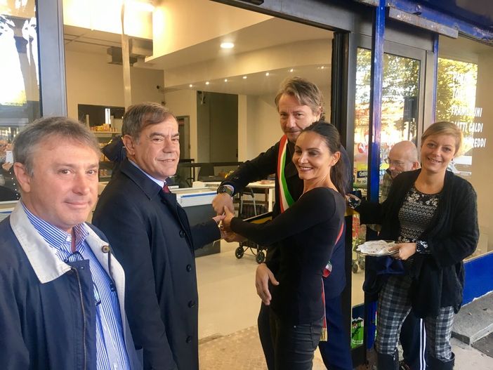 Inaugurato a Torino il nuovo supermercato di quartiere in viale Mughetti Inaugurato a Torino il nuovo supermercato di quartiere in viale Mughetti