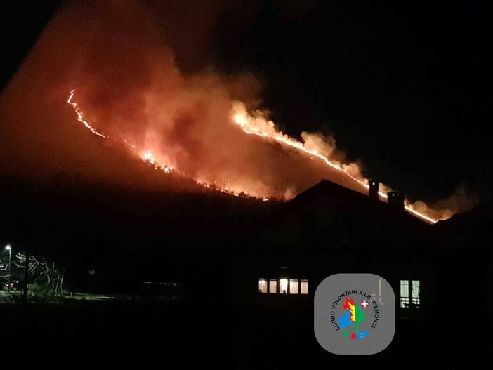 Incendi a Givoletto e nel Torinese, l'origine è dolosa Incendi a Givoletto e nel Torinese, l'origine è dolosa