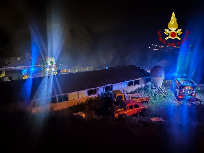 Intervento dei vigili del fuoco in notturna