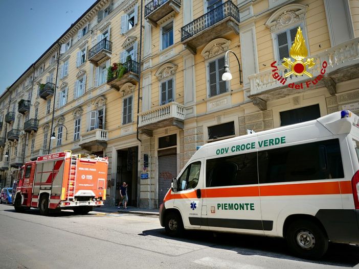 incendio in via maria vittoria incendio in via maria vittoria