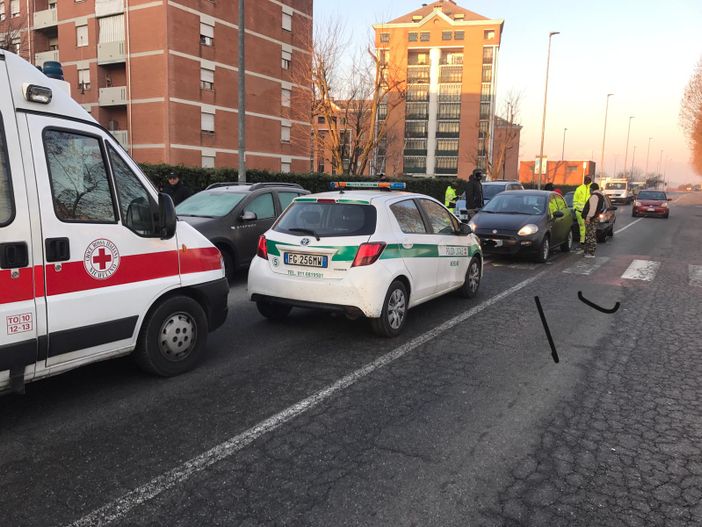 Nichelino, tamponamento con feriti stamattina in via Nenni Nichelino, tamponamento con feriti stamattina in via Nenni