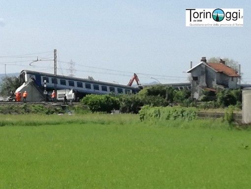 Incidente di Caluso: rimossi i vagoni del treno
