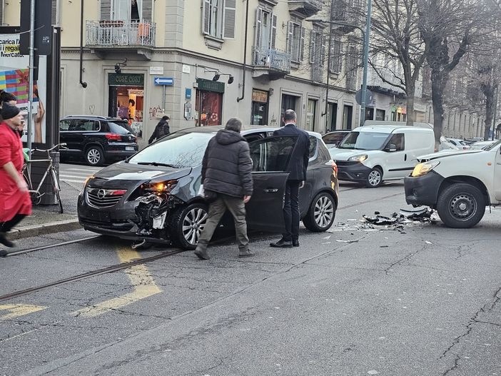 Brutto incidente in corso Belgio: coinvolte due vetture, traffico paralizzato in direzione Sassi Brutto incidente in corso Belgio: coinvolte due vetture, traffico paralizzato in direzione Sassi