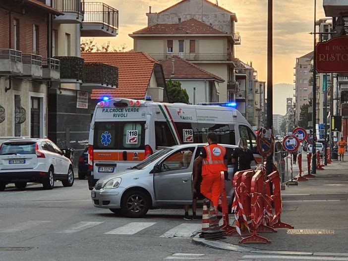 Parella, ennesimo incidente all'incrocio tra le vie Carrera e Sostegno