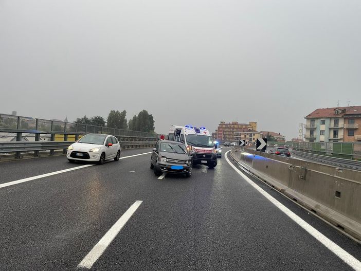 Doppio incidente, sulla sopraelevata di Moncalieri e lungo l'autostrada A5 Doppio incidente, sulla sopraelevata di Moncalieri e lungo l'autostrada A5