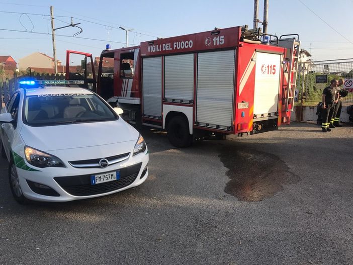 Incendio alla sottostazione elettrica delle ferrovie a Nichelino