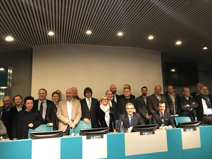 Torino, i parlamentari incontrano le imprese piemontesi: “Se i bandi non partono andremo alla Corte dei Conti” Torino, i parlamentari incontrano le imprese piemontesi: “Se i bandi non partono andremo alla Corte dei Conti”