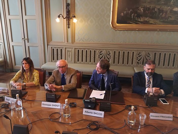 Dopo Collegno, ora Torino: industriali e Comune insieme per fare guerra alla burocrazia Dopo Collegno, ora Torino: industriali e Comune insieme per fare guerra alla burocrazia