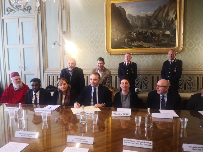 Torino rinnova il patto con le comunità islamiche, che si allarga anche alla provincia Torino rinnova il patto con le comunità islamiche, che si allarga anche alla provincia