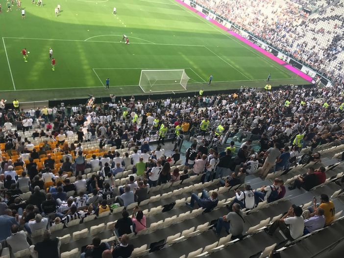 Il Consiglio Federale ratifica lo stop fino al 3 aprile. Ipotesi playoff per l'assegnazione dello scudetto