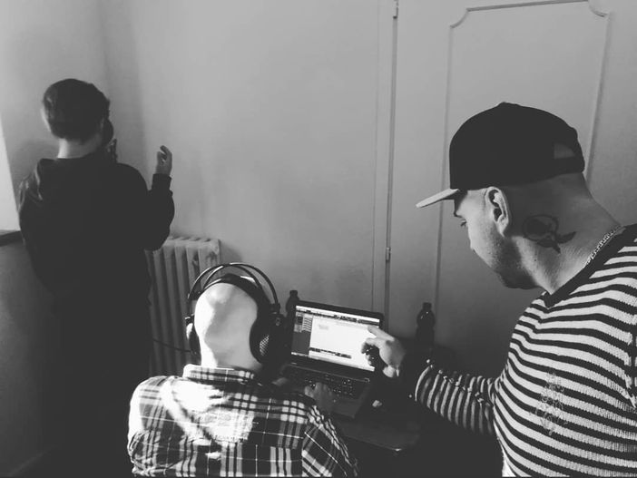 Mirafiori torna a parlare in rima: i ragazzi del quartiere a lezione di rap