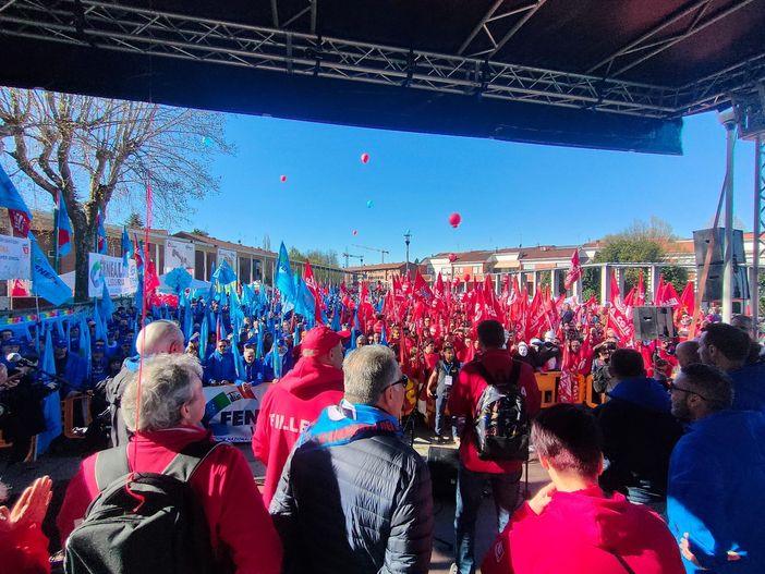 Manifestazione dei sindacati in piazza Astengo Manifestazione dei sindacati in piazza Astengo