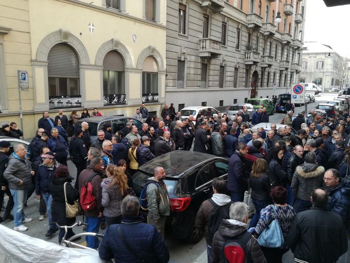 Embraco, dopo le firme resta la voce degli operai: &quot;L'incentivo va bene solo per chi è vicino alla pensione. Gli altri che faranno?&quot;