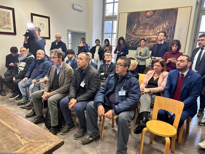 Caso Lear, Sarno (Pd) attacca la destra. “Nessun sostegno economico ai lavoratori”