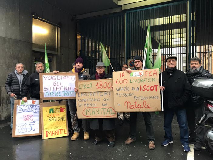 Da luglio senza stipendio, il dramma di Natale dei dipendenti Manital: “Non ce la facciamo più”