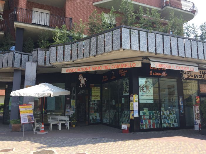 Nichelino, la libreria "Il Cammello" lancia l'iniziativa Un libro per l'estate Nichelino, la libreria "Il Cammello" lancia l'iniziativa Un libro per l'estate