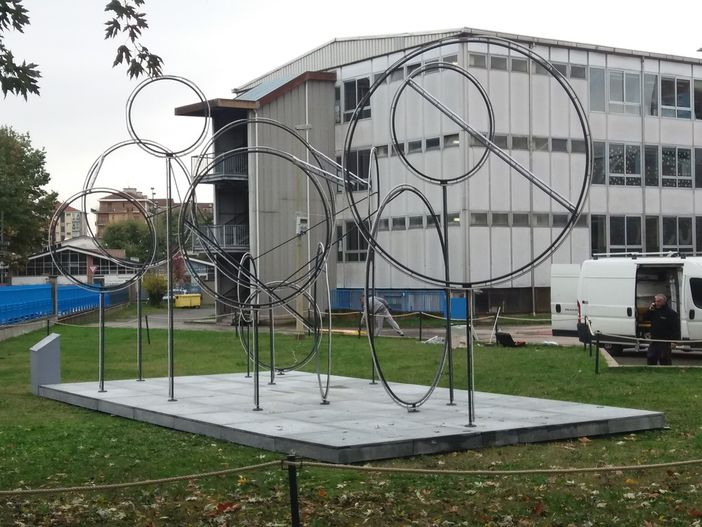 Stasera si accendono le Luci d'Artista: inaugurazione alla scuola "Collodi" Stasera si accendono le Luci d'Artista: inaugurazione alla scuola "Collodi"