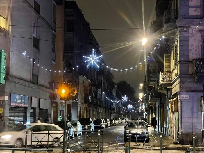 I residenti accendono con le luci di Natale la strada dove nacque Gipo Farassino I residenti accendono con le luci di Natale la strada dove nacque Gipo Farassino
