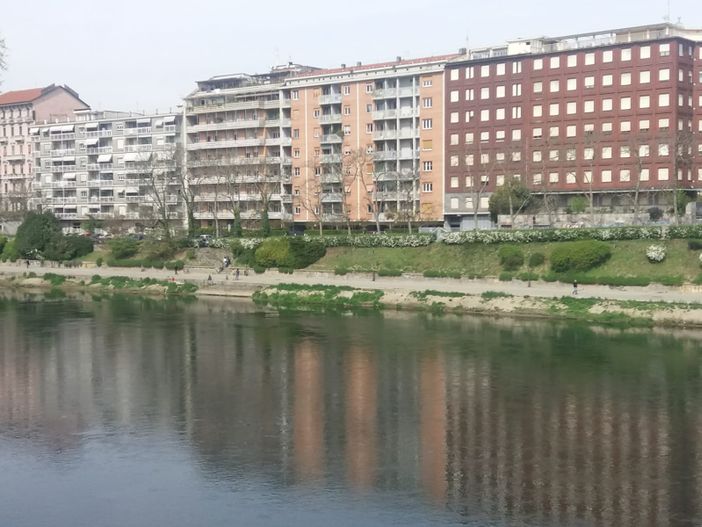 Mattinata di Pasquetta "a passeggio" sul lungo Po, ma con i controlli (FOTO)