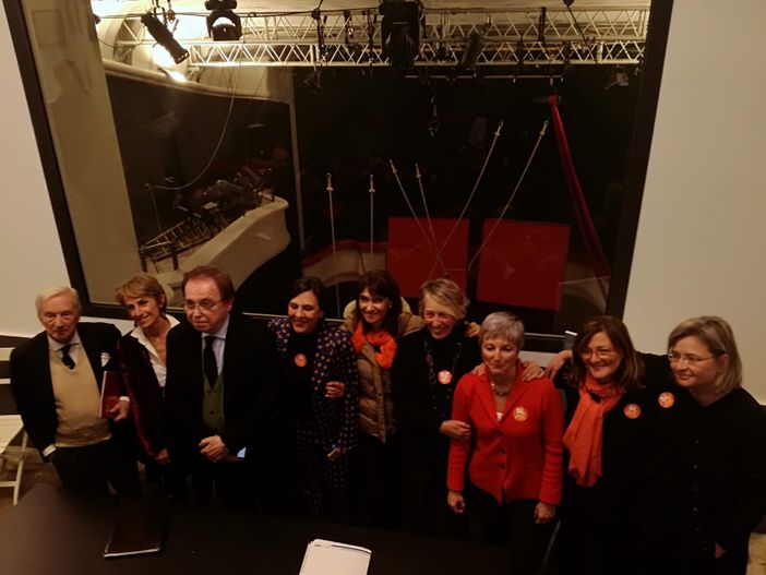 Oggi piazza Castello ritorna "Sì Tav" e punta sui sindaci di molti Comuni italiani Oggi piazza Castello ritorna "Sì Tav" e punta sui sindaci di molti Comuni italiani