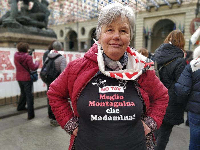 Le donne No Tav in piazza: "Invitiamo le madamin al corteo dell'8 dicembre" (VIDEO) Le donne No Tav in piazza: "Invitiamo le madamin al corteo dell'8 dicembre" (VIDEO)