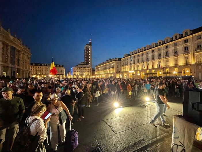 No Green pass ancora in piazza Castello: “Siamo stanchi, è ora di dire basta” [VIDEO]
