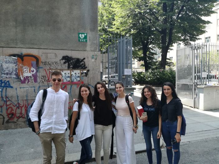 Maturità 2018 al Galfer: le tracce del tema tra sorpresa e sollievo. Stravincono Alda Merini e La Solitudine (VIDEO) Maturità 2018 al Galfer: le tracce del tema tra sorpresa e sollievo. Stravincono Alda Merini e La Solitudine (VIDEO)