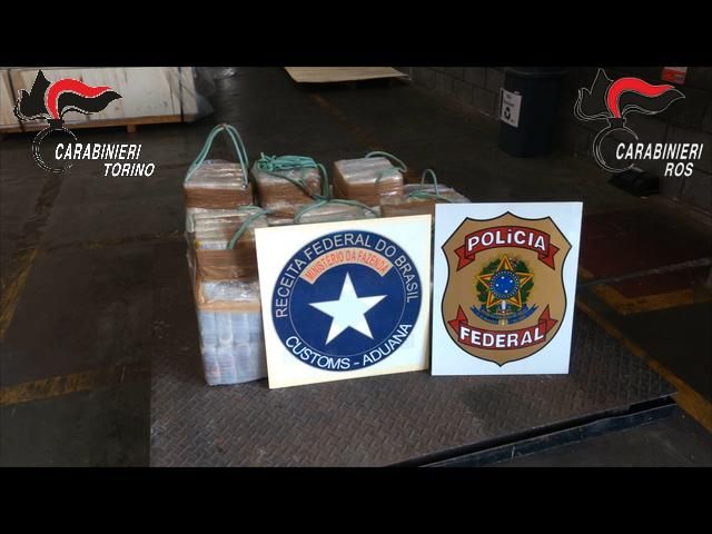 Maxi-operazione antidroga tra Italia e Brasile: 23 arresti e sequestri per milioni di euro Maxi-operazione antidroga tra Italia e Brasile: 23 arresti e sequestri per milioni di euro
