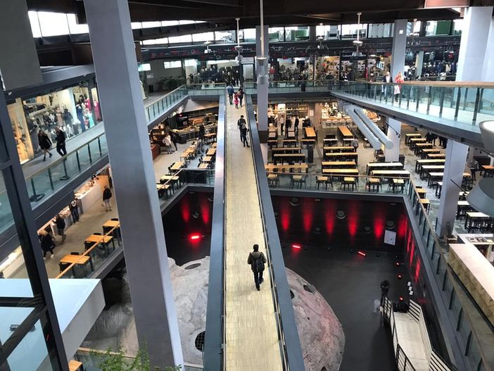 Cibi mal conservati: chiuso il ristorante di carne del Mercato Centrale