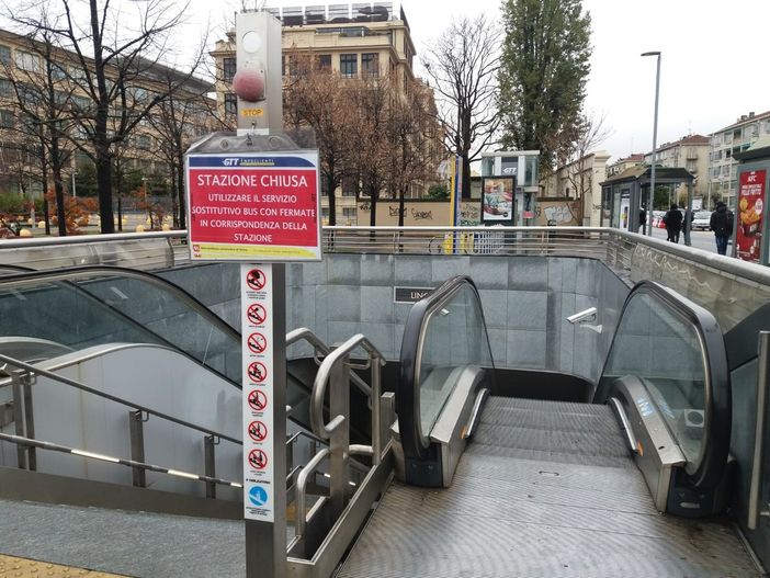 Una bomba della Seconda Guerra Mondiale emerge dal cantiere di via Nizza: traffico bloccato, metro ferma a Porta Nuova [VIDEO]