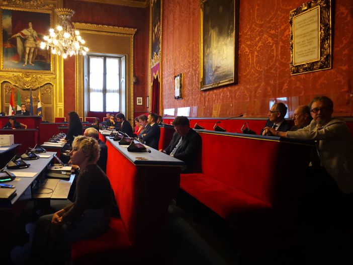 Salone dell'auto: le minoranze chiedono le dimissioni di Appendino Salone dell'auto: le minoranze chiedono le dimissioni di Appendino