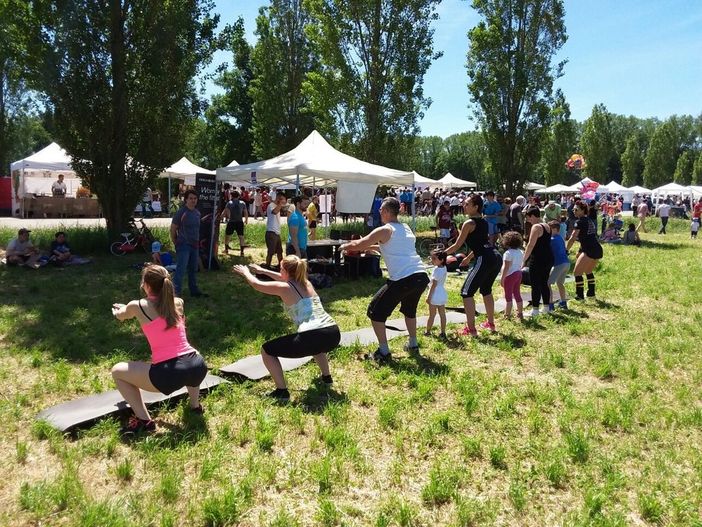 Invasione di biciclette e colori al Parco di Stupinigi, con “Stupinigi da Gustare” (FOTO) (VIDEO) Invasione di biciclette e colori al Parco di Stupinigi, con “Stupinigi da Gustare” (FOTO) (VIDEO)