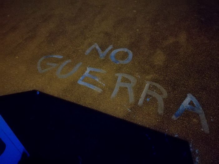 'no guerra' in via filadelfia 'no guerra' in via filadelfia